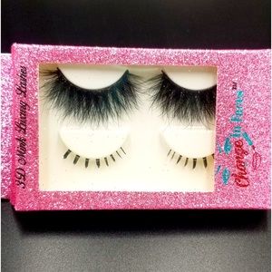 Change In Faces 5D Mink Luxury Lashes. Top and bottom lashes. Wash and reuse.